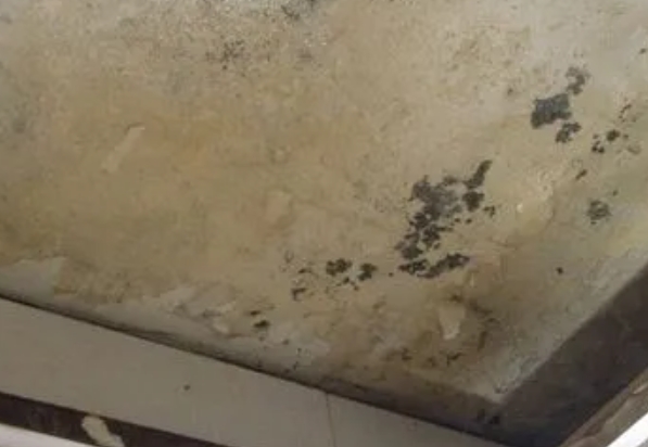 班戈阳台漏水维修公司分享下班戈卫生间渗水维修需要注意哪些问题。